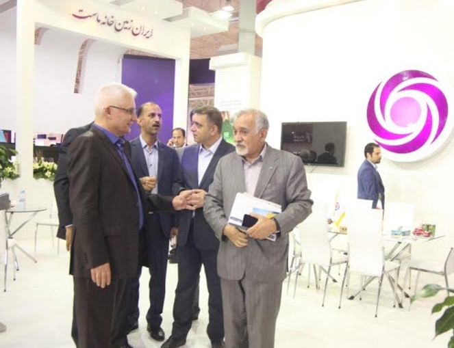 بازدید مدیرعامل و اعضای هیات مدیره بانک ایران زمین از نمایشگاه بورس،بانک و بیمه
