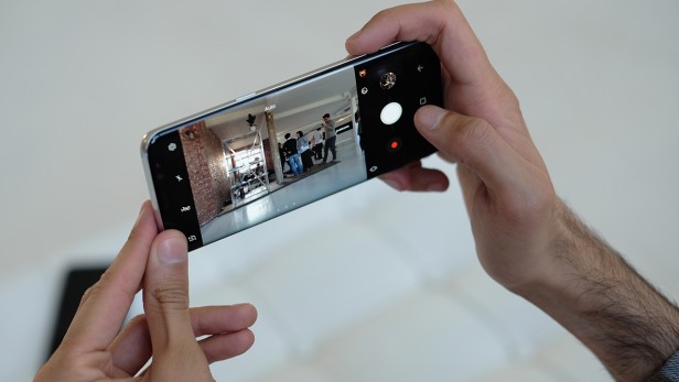 بررسی ویژگی‌های جدید دوربین‌ گلکسی ‌S8 تغییر برای بهترین تصویر