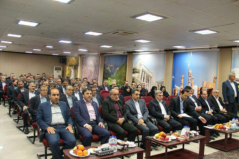 تاکید عضو هیات مدیره بانک ملی ایران بر معرفی خدمات الکترونیک توسط کارکنان